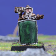 Dwarf Hero with Hammer & Pavaise